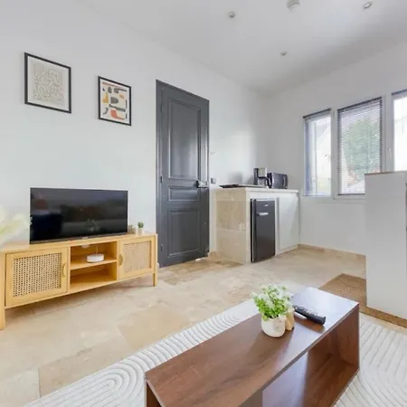 Apartment 13th Private Rueil-Malmaison