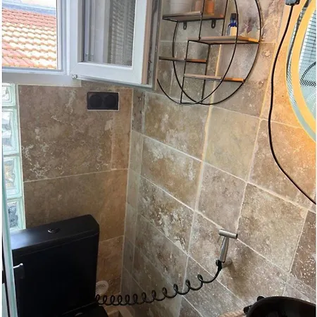 13th Private Apartment