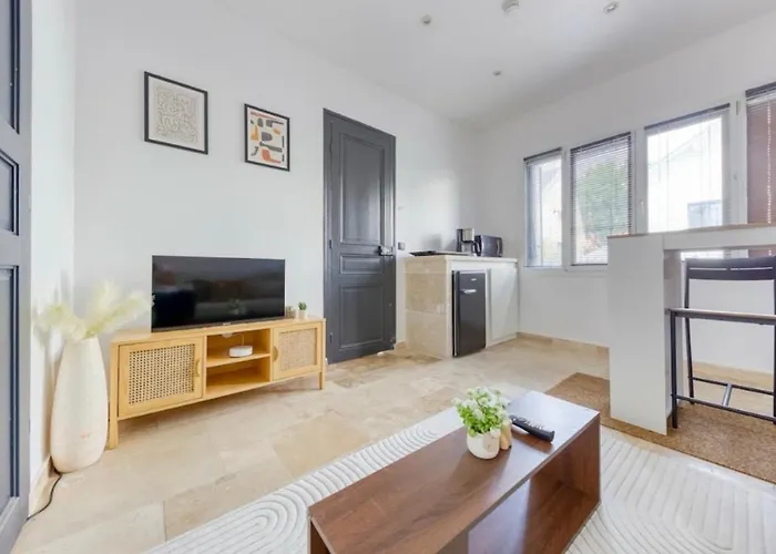 Apartament 13th Private Rueil-Malmaison