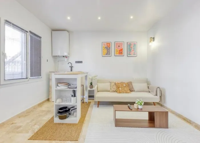 13th Private Apartment