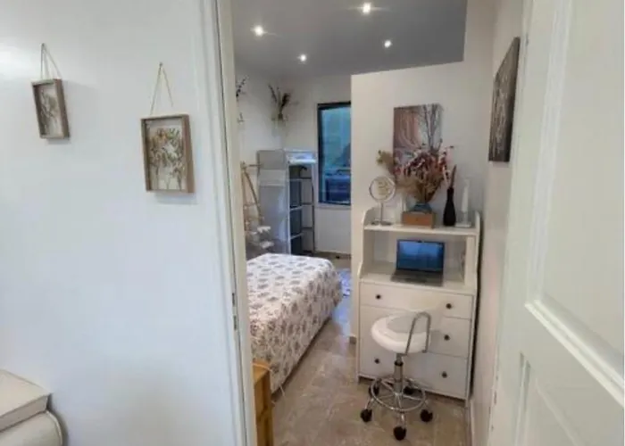 13th Private Apartment